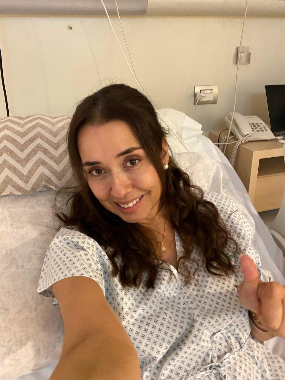 Coté sonriendo en el hospital